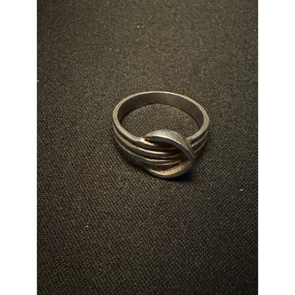 Vintage 925 Sterling Silver Size 7 Knot Ring